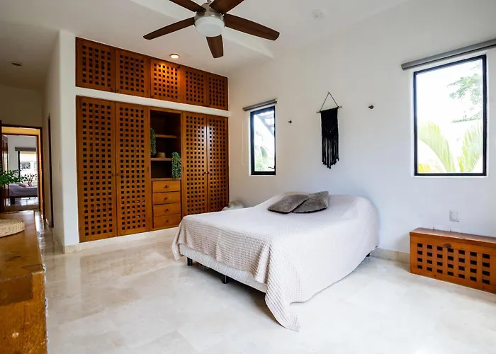 Magnifica Casa Laguna Cerca De La Playa. Villa